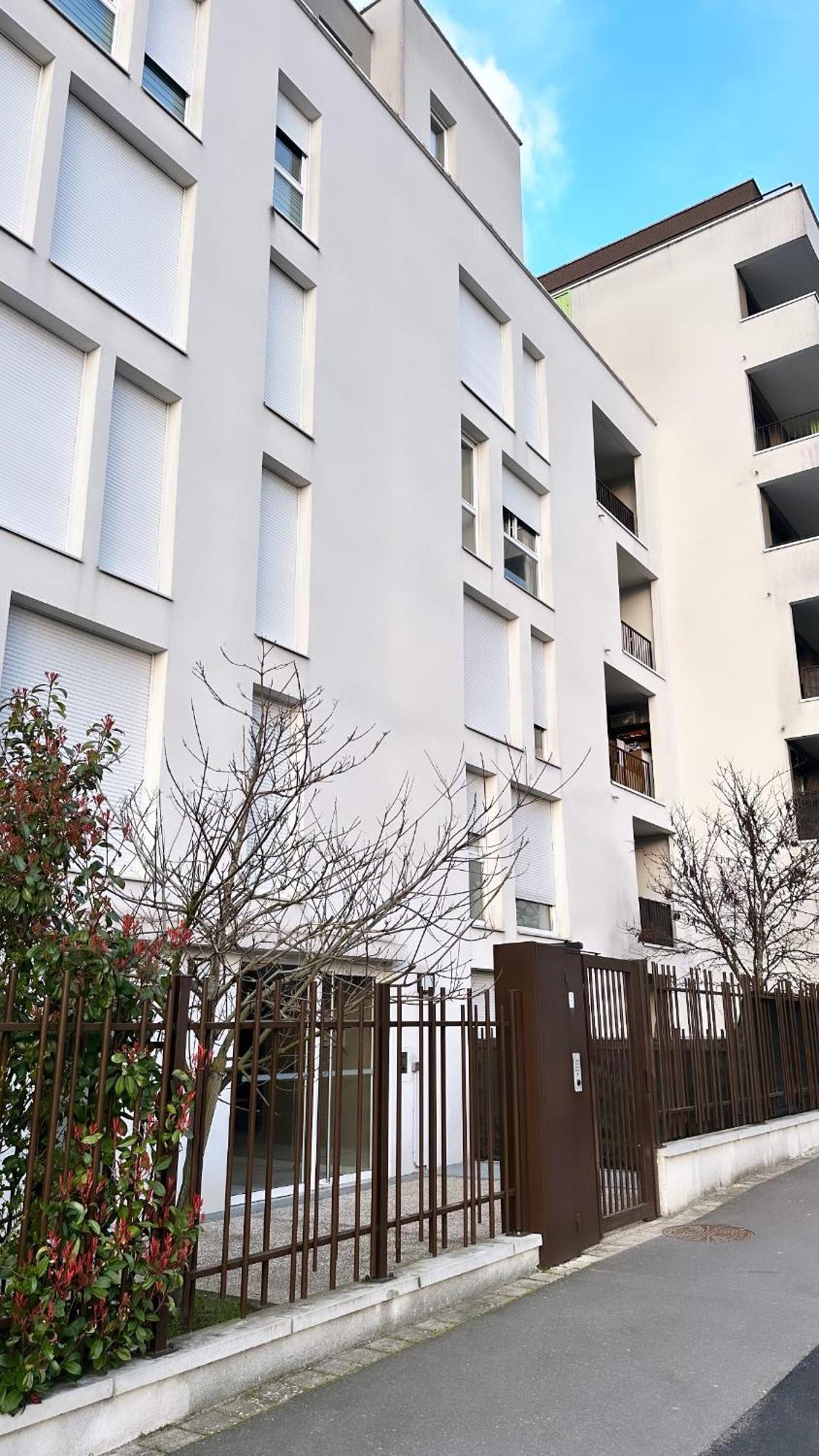 Privatunterkunft Sur Cergy